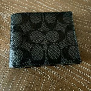 Authentic coach wallet gently used